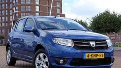 Blauw Gebruikt 2013 Dacia Sandero Lauréate Hatchback | € 7.750 (Eerlijke prijs)