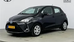 Zwart Gebruikt 2019 Toyota Yaris Hybrid Active Hatchback | € 15.980 (Eerlijke prijs)