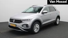 Grijs Gebruikt 2022 VW T-Roc Life SUV | € 21.900 (Eerlijke prijs)