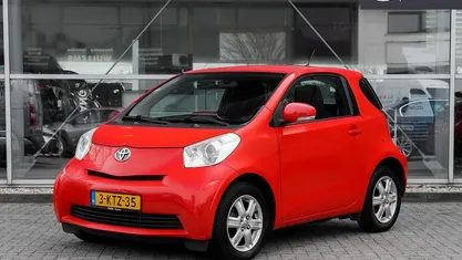 Occasion 2013 Toyota iQ Comfort Hatchback | € 7.549 (Eerlijke prijs)