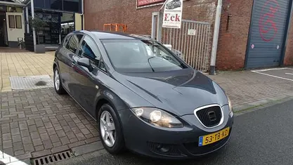 Grijs Gebruikt 2006 Seat Leon Reference Hatchback | € 2.250 (Eerlijke prijs)