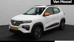 Wit Gebruikt 2022 Dacia Spring Comfort Plus Hatchback | € 11.900 (Eerlijke prijs)