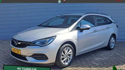 Grijs Gebruikt 2020 Opel Astra Edition Stationwagen | € 14.495 (Eerlijke prijs)