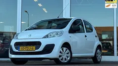 Wit Gebruikt 2012 Peugeot 107 Access Hatchback | € 3.994 (Eerlijke prijs)