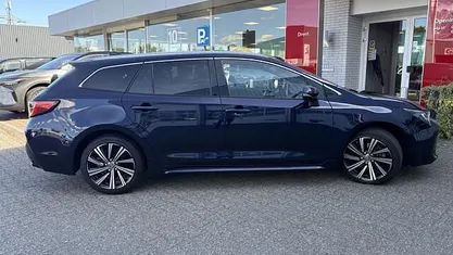 Gebruikt 2022 Toyota Corolla Stationwagen | € 25.695 (Eerlijke prijs)