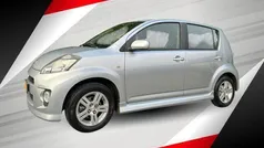 Grijs, metallic lak Gebruikt 2007 Daihatsu Sirion Hatchback | € 2.400 (Eerlijke prijs)
