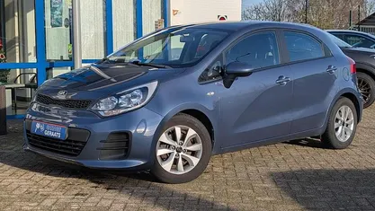 Blauw Gebruikt 2020 Kia Rio Hatchback | € 9.950 (Super prijs)
