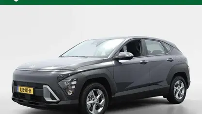 Grijs metallic Gebruikt 2024 Hyundai Kona Comfort SUV | € 29.750 (Eerlijke prijs)
