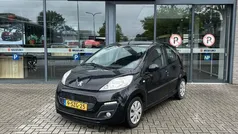 Zwart Gebruikt 2014 Peugeot 107 Active Hatchback | € 4.745 (Eerlijke prijs)