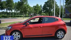 Rood Gebruikt 2021 Renault Clio V Zen Hatchback | € 8.999 (Eerlijke prijs)
