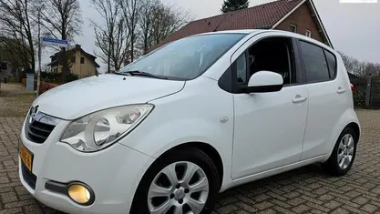 Wit Gebruikt 2010 Opel Agila Edition Hatchback | € 2.995 (Eerlijke prijs)