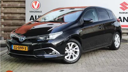 Zwart Gebruikt 2019 Toyota Auris Plus Hatchback | € 14.950 (Goede deal)