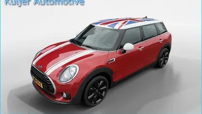 Rood, metallic lak Gebruikt 2016 Mini Cooper Clubman Stationwagen | € 11.945 (Goede deal)