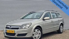 Grijs, metallic lak Gebruikt 2005 Opel Astra Enjoy Stationwagen | € 1.248 (Eerlijke prijs)