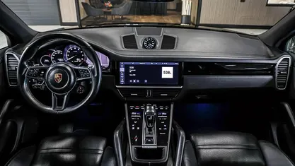 Zwart metallic Occasion 2020 Porsche Cayenne SUV | € 61.000 (Goede deal)