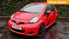 Rood Gebruikt 2010 Toyota Aygo Hatchback | € 1.990 (Goede deal)