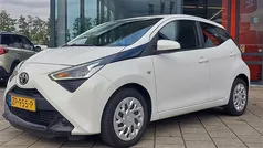 Wit Gebruikt 2019 Toyota Aygo X-play Hatchback | € 10.799 (Eerlijke prijs)