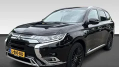 Zwart Gebruikt 2021 Mitsubishi Outlander P-HEV SUV | € 26.925 (Eerlijke prijs)