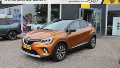 Twotone orange atacama / noir Gebruikt 2020 Renault Captur Intens SUV | € 16.945 (Eerlijke prijs)