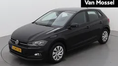 Zwart, metallic lak Gebruikt 2021 VW Polo Comfortline Hatchback | € 15.900 (Goede deal)
