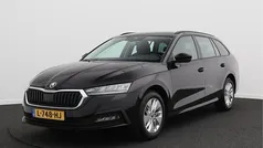 Zwart Gebruikt 2021 Skoda Octavia Business Line Stationwagen | € 22.450 (Goede deal)