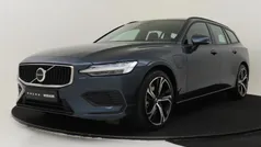 Blauw Gebruikt 2025 Volvo V60 Stationwagen | € 51.890 (Eerlijke prijs)