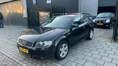 Zwart, metallic lak Gebruikt 2004 Audi A3 Attraction Hatchback | € 1.499