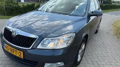 Grijs, metallic lak Gebruikt 2010 Skoda Octavia Ambition Stationwagen | € 3.450 (Eerlijke prijs)