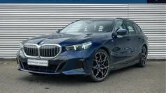 Blauw Gebruikt 2025 BMW 550e M Sport Stationwagen | € 92.500 (Eerlijke prijs)