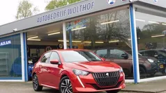 Rood Gebruikt 2020 Peugeot 208 Allure Hatchback | € 16.450 (Eerlijke prijs)
