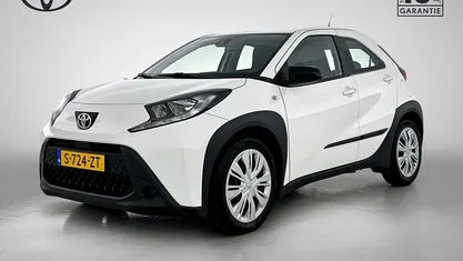 Wit Gebruikt 2023 Toyota Aygo X Play SUV | € 16.950 (Goede deal)