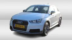 Wit, metallic lak Gebruikt 2018 Audi A1 Sportback Basis Hatchback | € 17.950 (Eerlijke prijs)