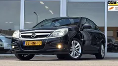 Zwart Gebruikt 2009 Opel Vectra GTS Executive Hatchback | € 4.644 (Eerlijke prijs)