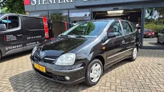 Zwart Gebruikt 2004 Nissan Almera Tino Acenta MPV | € 1.950 (Eerlijke prijs)