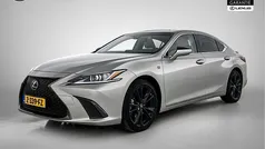 Gebruikt 2024 Lexus ES300H Sport Design Packet Sedan | € 48.950 (Eerlijke prijs)