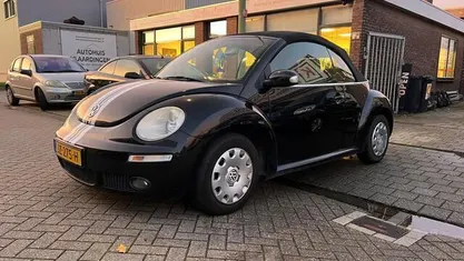 Zwart, metallic lak Gebruikt 2006 VW Beetle Highline Cabriolet | € 3.950 (Eerlijke prijs)