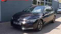 Zwart Gebruikt 2021 VW Golf VIII Style Hatchback | € 22.950 (Eerlijke prijs)