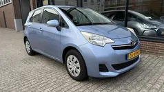 Blauw Gebruikt 2012 Toyota Verso-S Comfort MPV | € 7.950 (Eerlijke prijs)