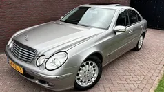 Grijs, metallic lak Gebruikt 2005 Mercedes E320 Elegance Sedan | € 6.750 (Super prijs)