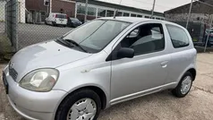 Grijs Gebruikt 2000 Toyota Yaris Luna Hatchback | € 999 (Eerlijke prijs)
