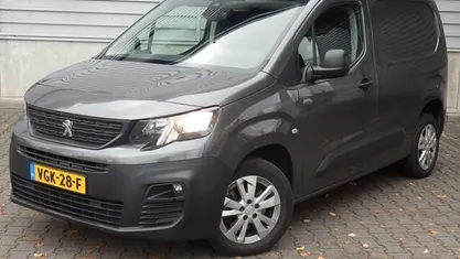 Grijs Gebruikt 2020 Peugeot Partner Premium MPV | € 13.340 (Eerlijke prijs)