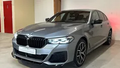 Grijs, metallic lak Gebruikt 2023 BMW 530e M Sport Sedan | € 43.995 (Goede deal)