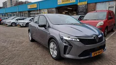 Grijs Gebruikt 2025 Renault Clio V Evolution Hatchback | € 19.390 (Eerlijke prijs)