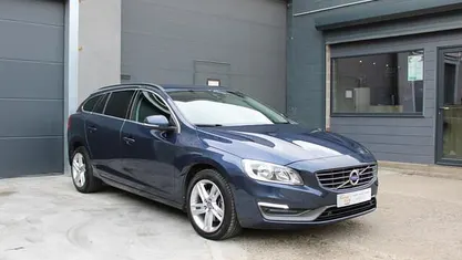 Occasion Volvo V60 Momentum 181 PK (133 kW) 2015 Blauw Stationwagen