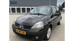 Gebruikt 2004 Renault Clio II Dynamique Hatchback | € 1.500 (Eerlijke prijs)