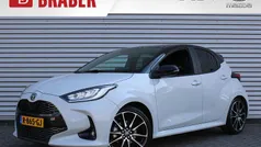 Grijs Gebruikt 2022 Toyota Yaris Hybrid Sport Hatchback | € 25.495 (Eerlijke prijs)