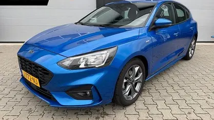 Blauw Occasion 2020 Ford Focus ST-Line Hatchback | € 14.850 (Eerlijke prijs)
