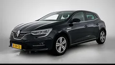 Zwart Gebruikt 2021 Renault Mégane IV Intens Hatchback | € 19.950 (Eerlijke prijs)