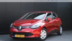 Rood Gebruikt 2016 Renault Clio IV Expression Hatchback | € 8.450 (Eerlijke prijs)