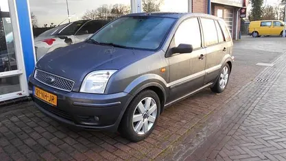 Grijs (metallic) Gebruikt 2003 Ford Fusion S MPV | € 2.650 (Eerlijke prijs)